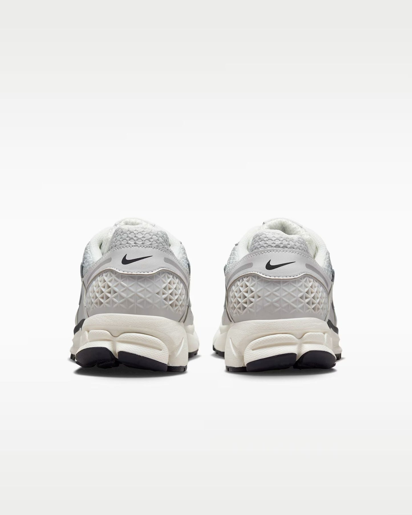 Vomero 5 - Photon dust metallic silver