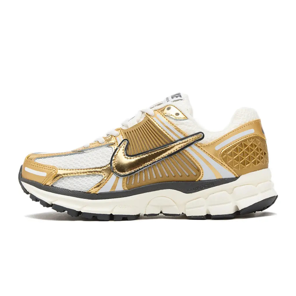 Zoom Vomero 5 Metallic Gold
